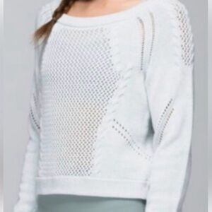 LULULEMON  BE PRESENT CROPPED KNIT PULLOVER SWEATER  LIGHT BLUE